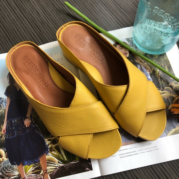 gentle souls Shoes - Gentle Souls Gisele Crisscross Slide Sandals